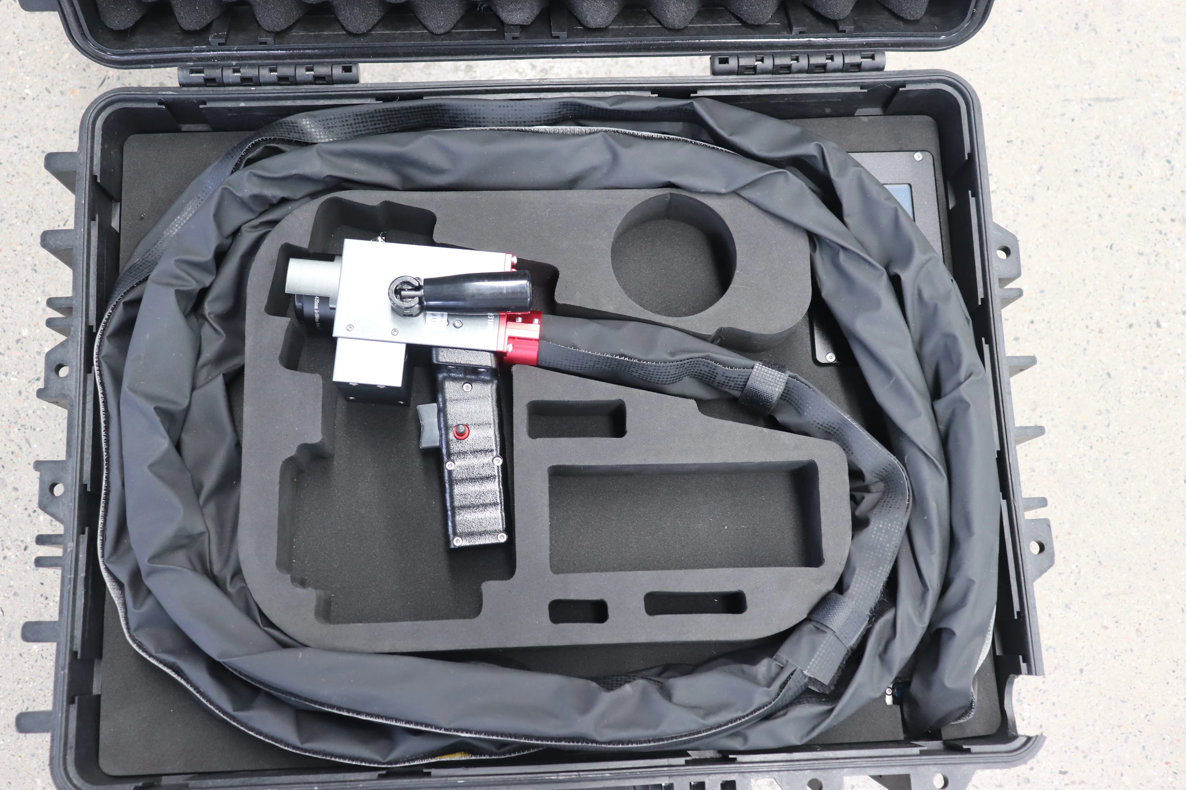 200w 300w 500w Macchina portatile per la pulizia laser a impulsi in fibra Legno Verniciatura metallica Ruggine Olio Rimozione graffiti