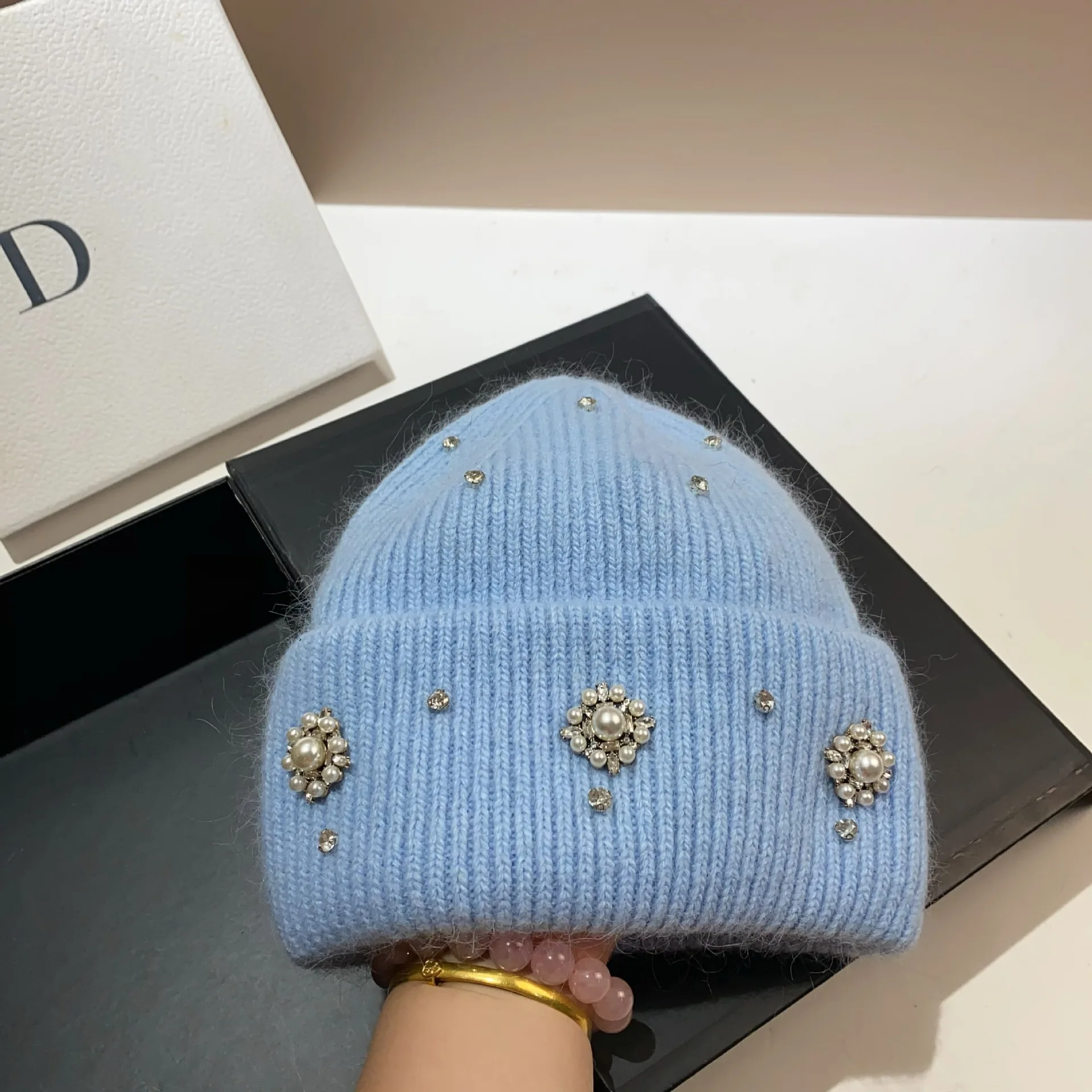 Designer Fashion Women Winter Hats Luxury Rhinestones Rabbit Fur Knitted Hat Outdoor Warm Female Thicken Wool Skullies Beanies