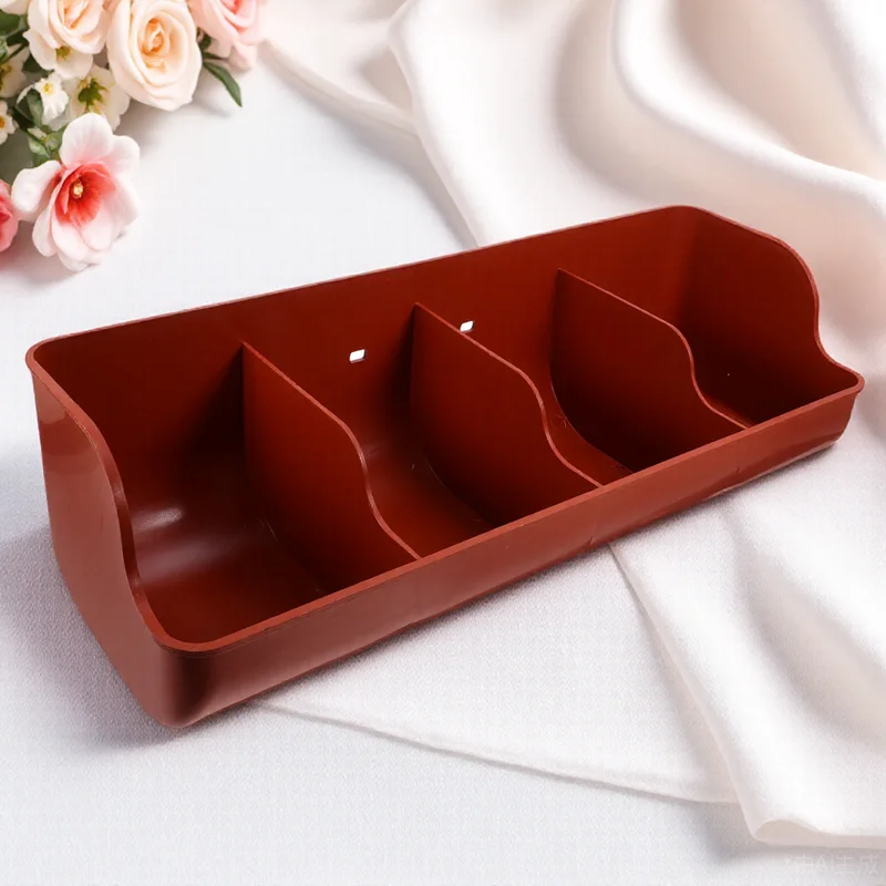 

Durable Multi-Compartments Pig Feeder Mountable Livestock Feed Bucket For Farm Animals Goat Horse Trough Easy Clean Feeding