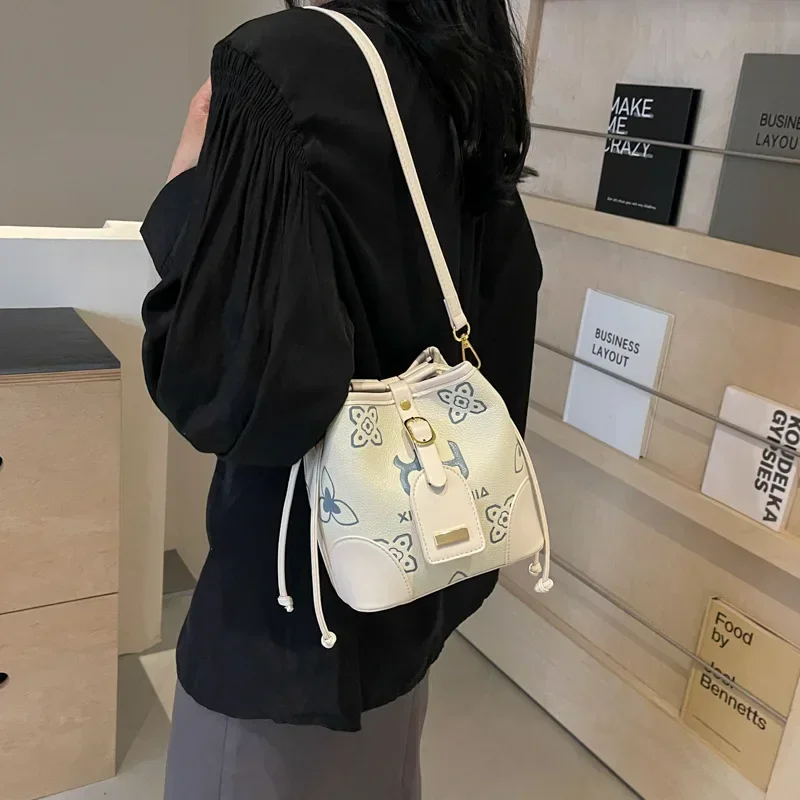 

2025 Women's New Color Block Shoulder Bag - Double Leather Purse, Street Fashion Style, Essential Daily Accessory