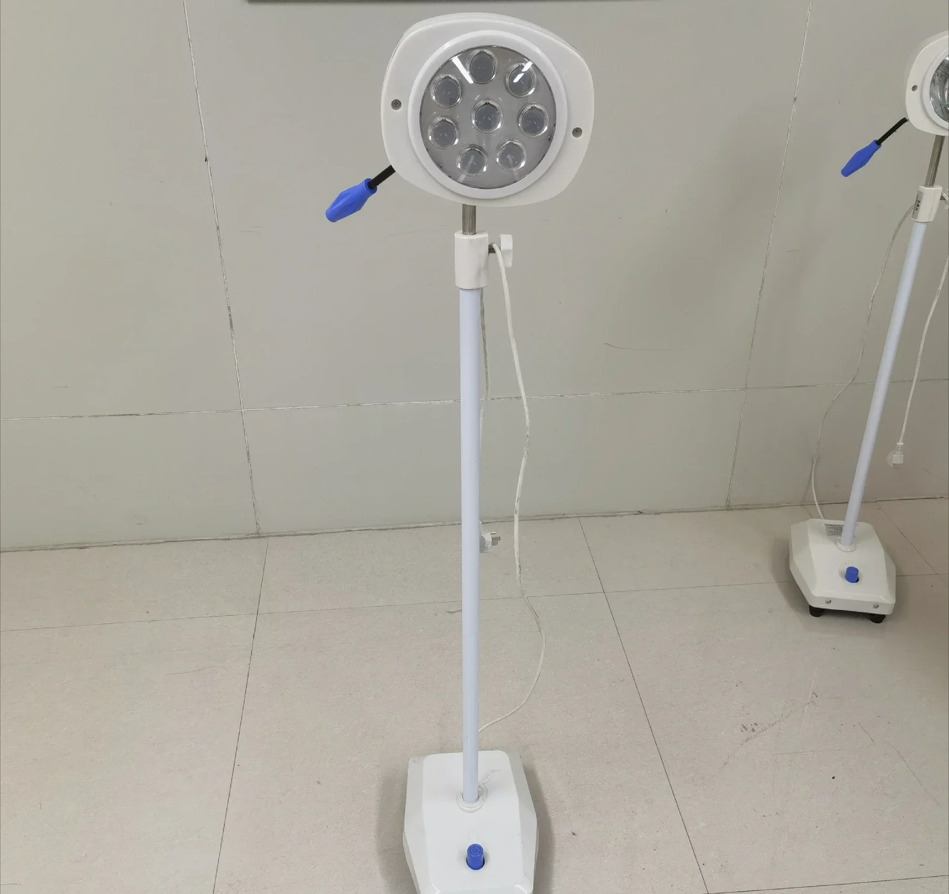 Medical LED inspection light, single-hole cold light, facial features inspection light, floor pedal mobile gooseneck