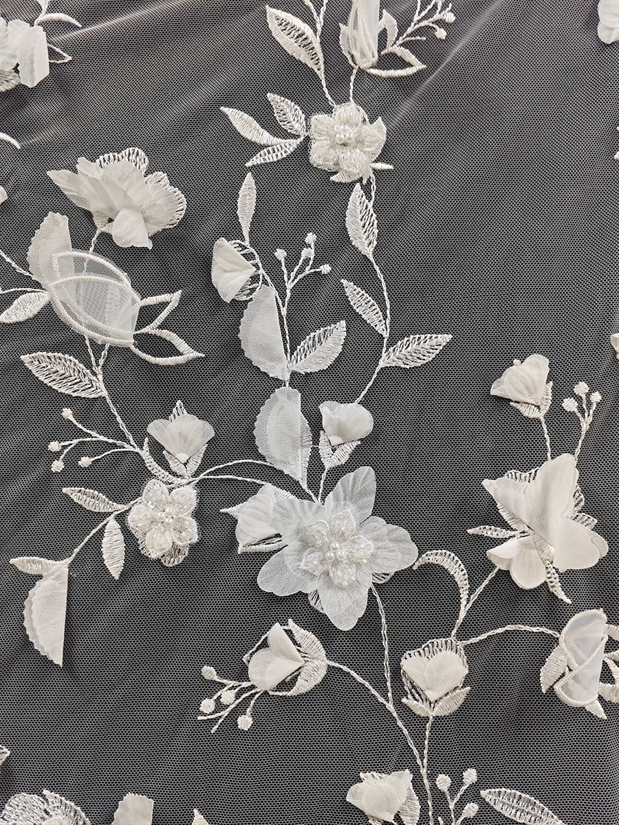 White lace three-dimensional flower bead embroidery fabric sewing fashion dress wedding dress evening dress DIY lace accessories
