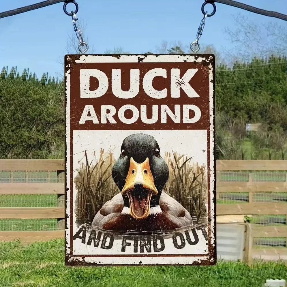 علامة تحذير مضحكة على شكل بطة عتيقة - ديكور معدني ريفي مع "بطة حولها والعثور عليها" | لهجة المزرعة الملتوية للمنازل والشرفات #1