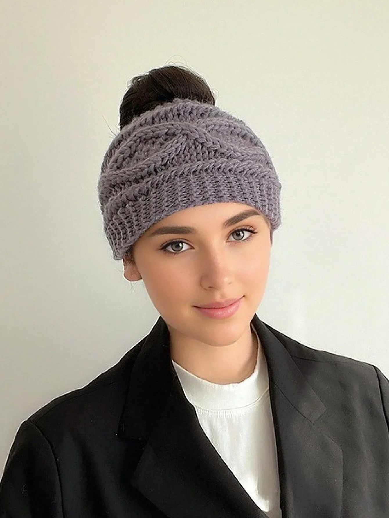 1PC المرأة متعدد الألوان عارضة وجميلة وبوهيمي نمط ذيل حصان قبعة لفصل الشتاء