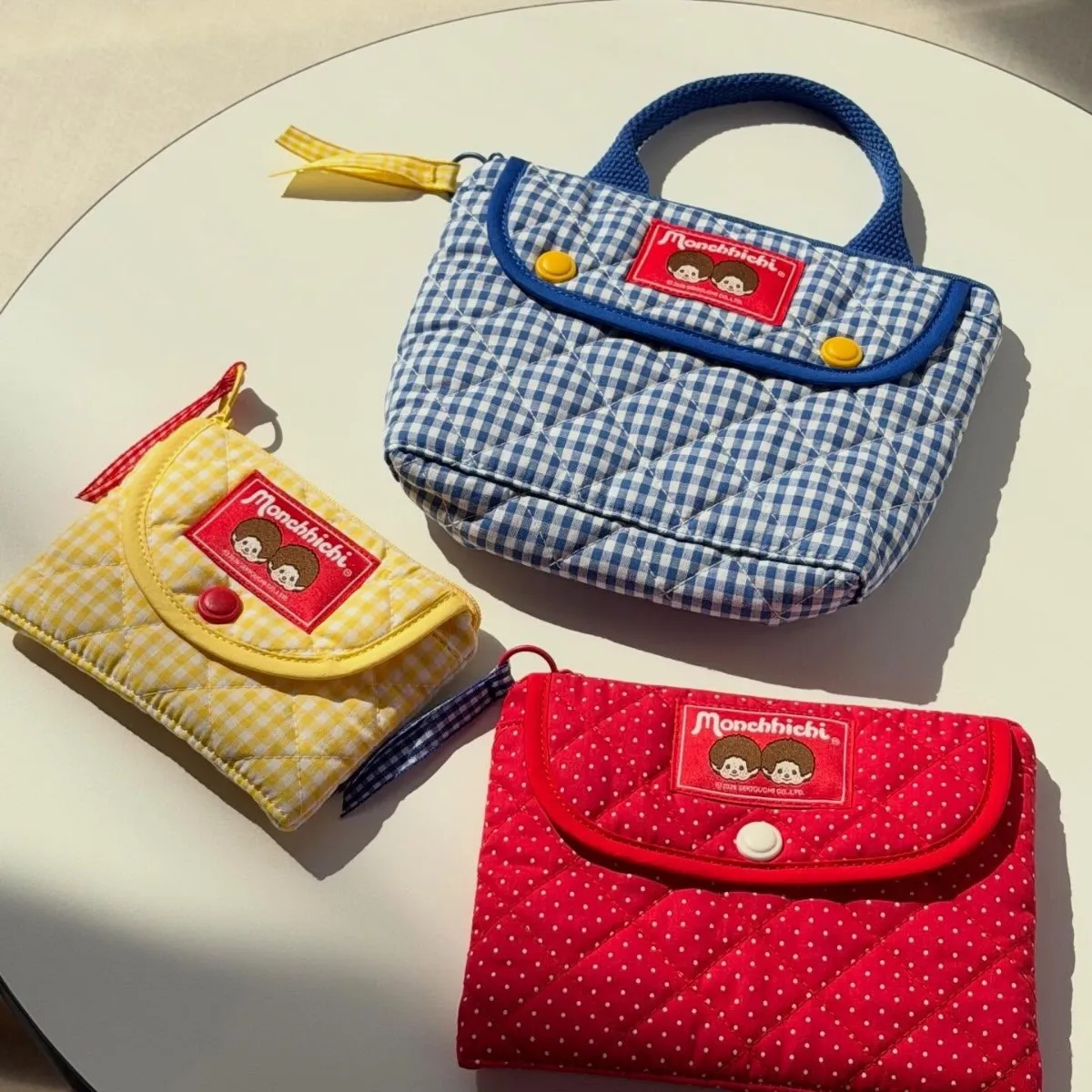 

Милый мультяшный Мончичи, компактный органайзер для мелочей, держатель для монет и карт, дорожный портативный набор из трех предметов для туалетных принадлежностей, подарок