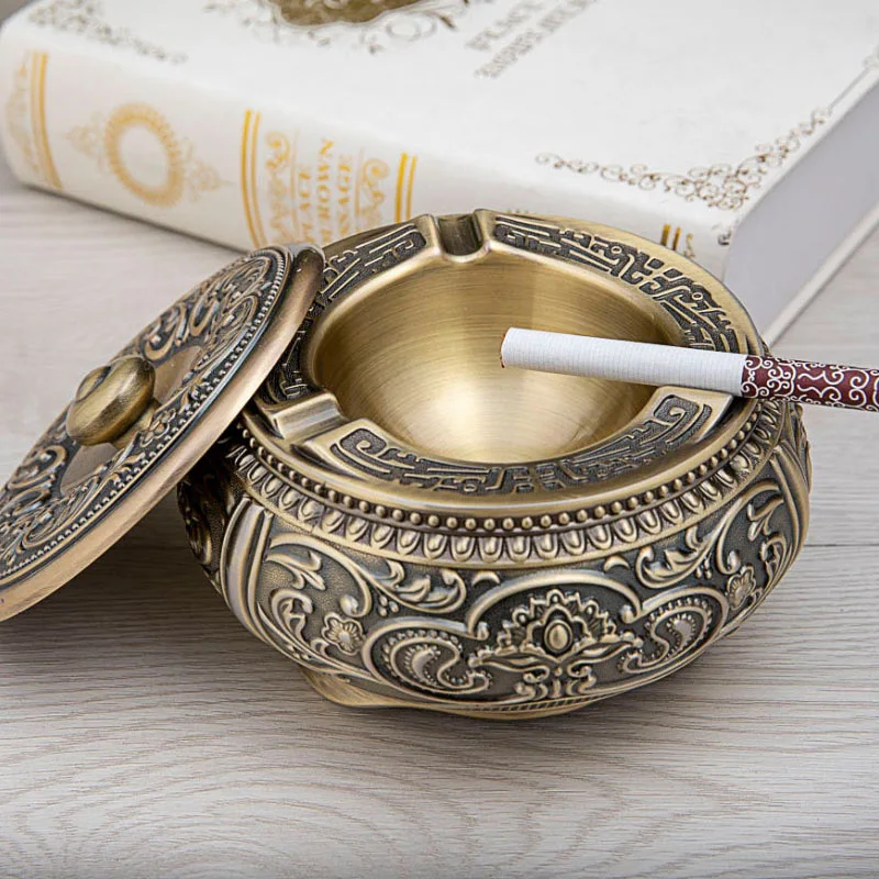 

Personalized covered household ashtray retro metal craft carved large windproof