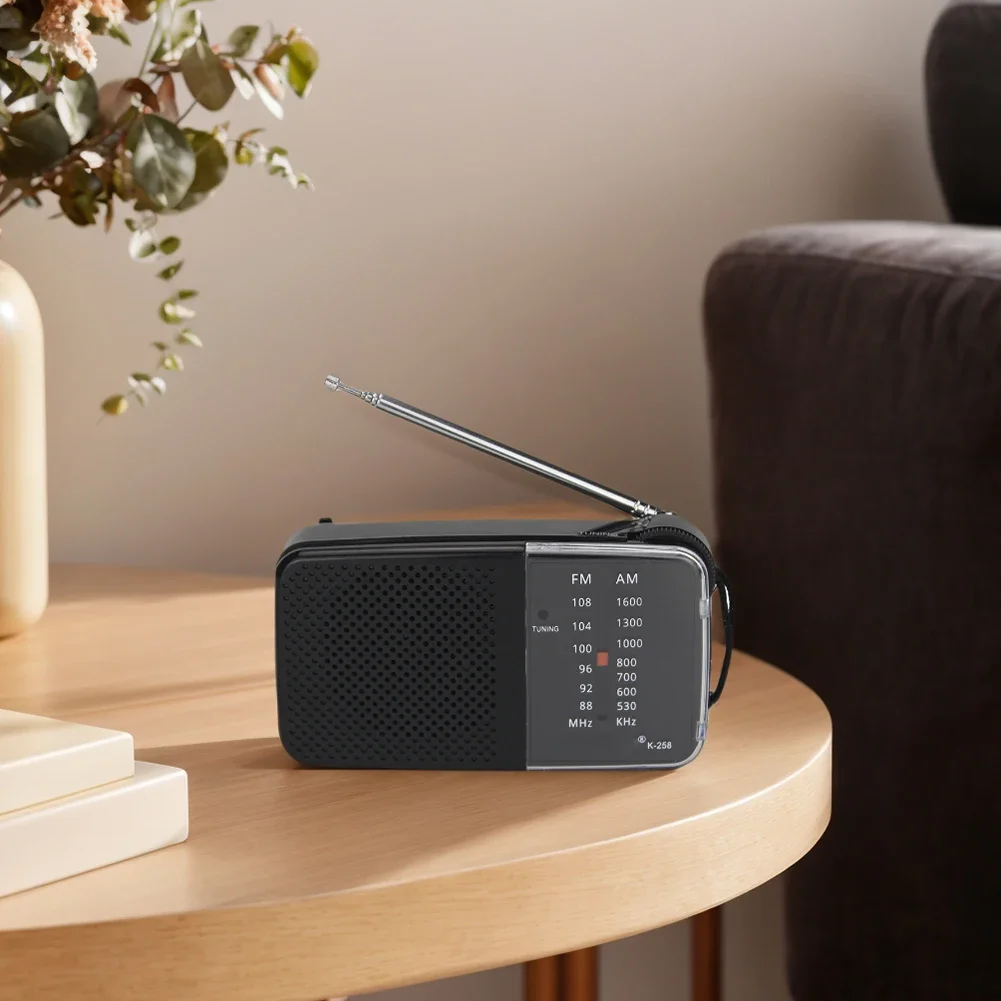 راديو AM/FM مع مكبر صوت راديو محمول مع حزام هوائي تلسكوبي يعمل بالبطارية لحالات الطوارئ