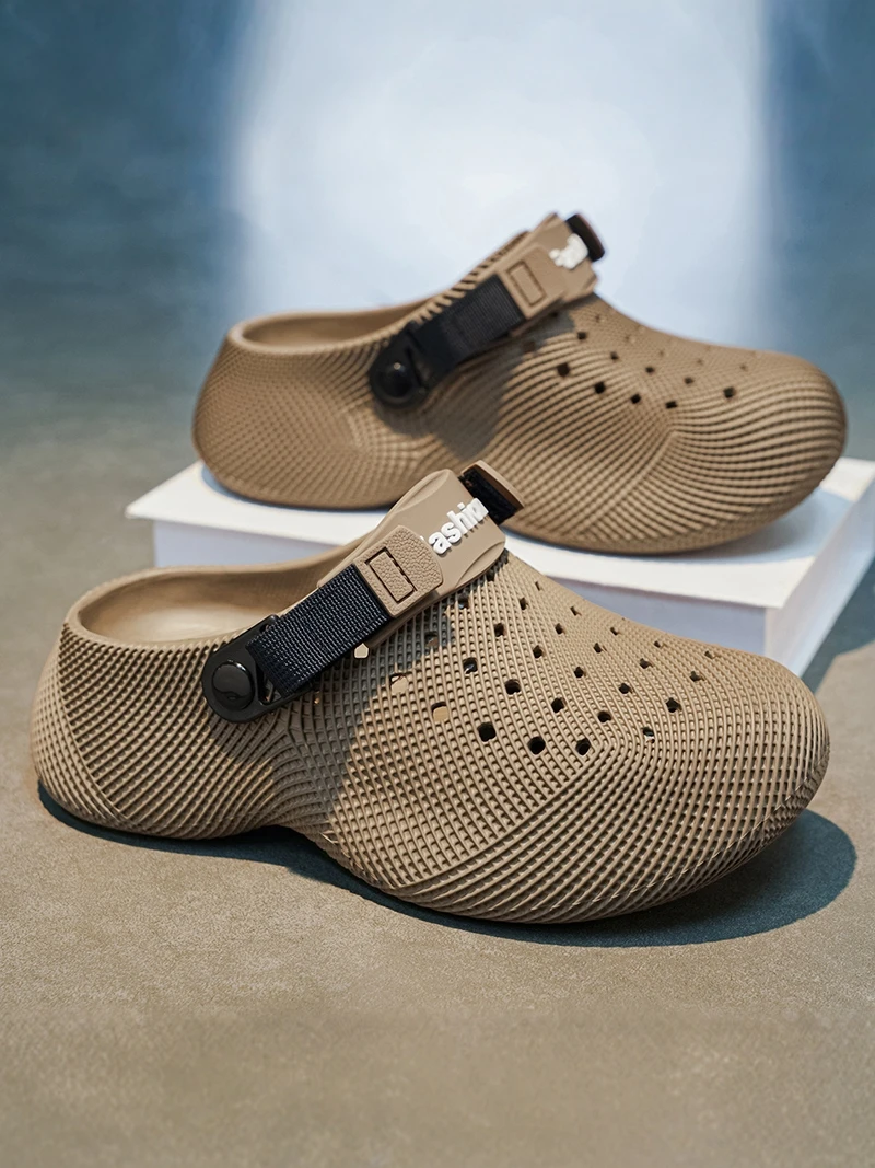 Men's Summer Outdoor Anti-slip Breathable 3D Texture Covered Toe Clog Shoes Waterproof Beach Sandals Casual EVA Slippers