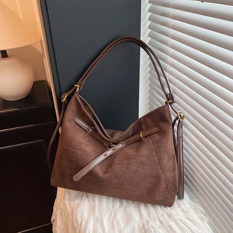 

Trendy Sophisticated Crossbody Bag Office Daily Work Meeting Commuting Exquisite Chic Sleek Effortless Elegant Fashionable