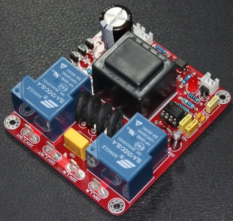 Power amplifier power delay soft start temperature protection board