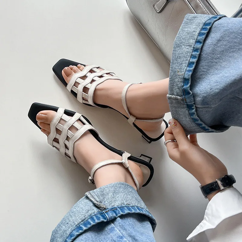 2025年夏 牛革 ホローワード サンダル スクエアトゥ ミドルヒール バックルストラップ オープントゥサンダル 大きいサイズ