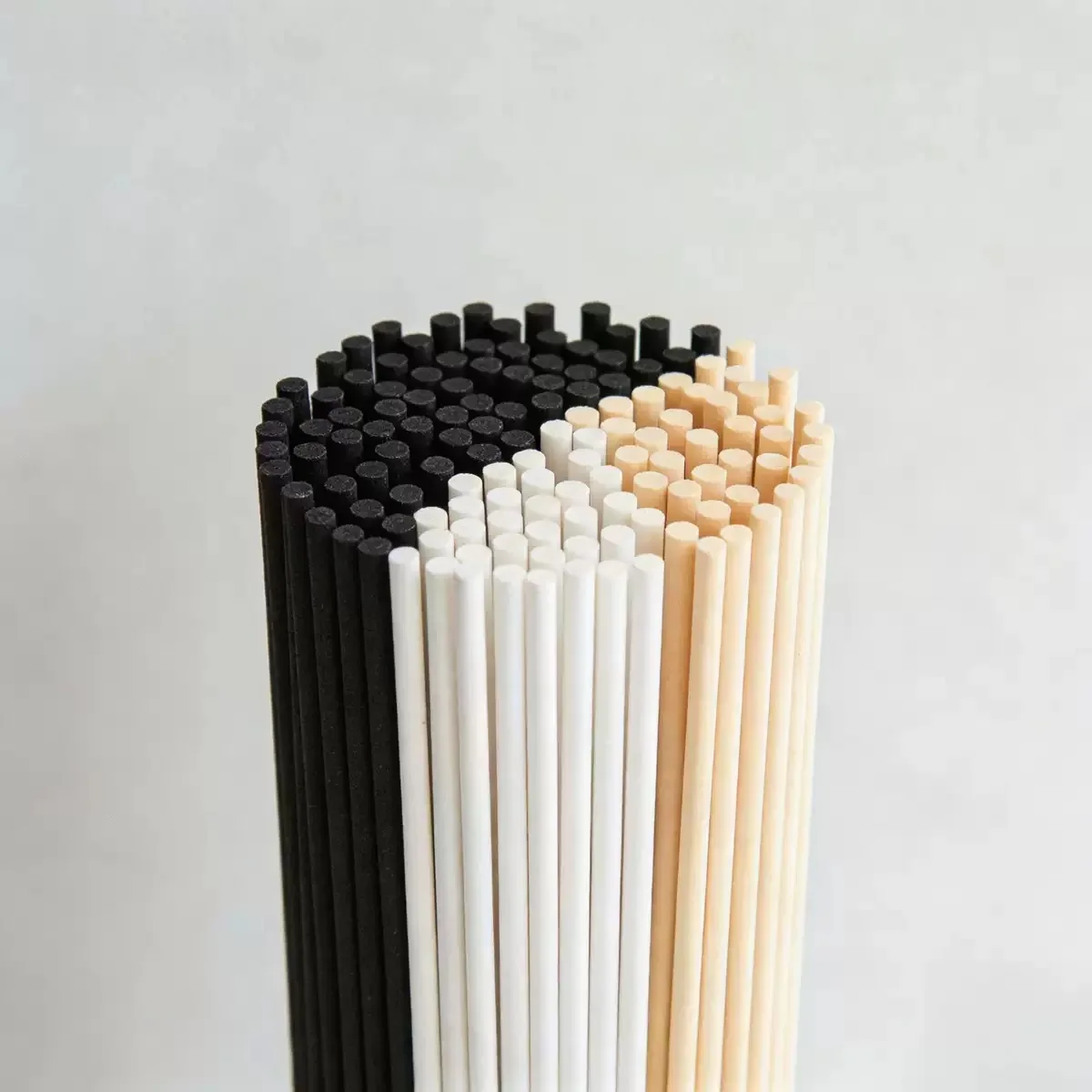 500PCS Dia3/4/5MMX L50/40/35/25CM Black and White Fiber Rattan Sticks Reed Diffuser Replacement Refill Stick for Home Fragrance