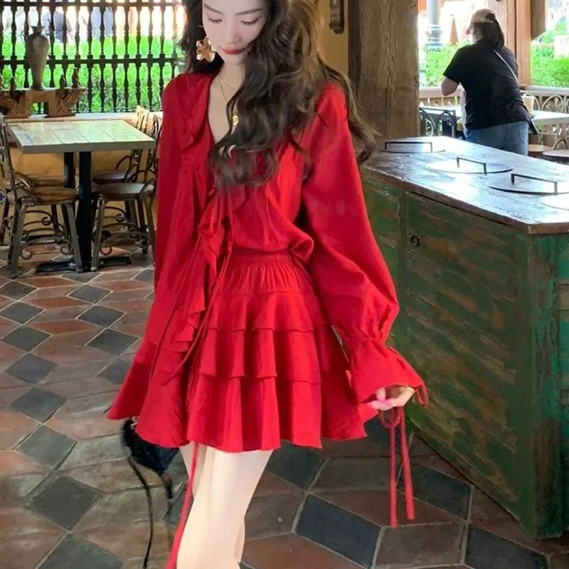 Summer Female Extremely Beautiful Pagoda Sleeve Dress Delicate French Red Dress Texture Ruffled Edge Pagoda Sleeve Cake Skirt