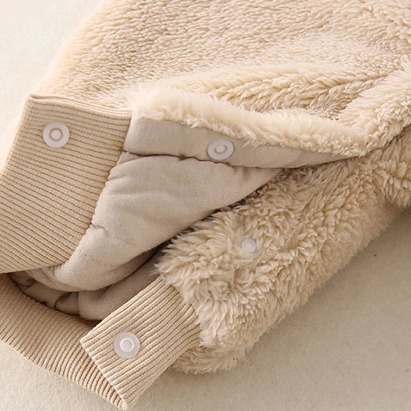 IYEAL لينة الطفل السروال القصير الوليد ملابس الأولاد الخريف الكرتون الصوف مع مقنعين الرضع وزرة طفل للجنسين وتتسابق حللا