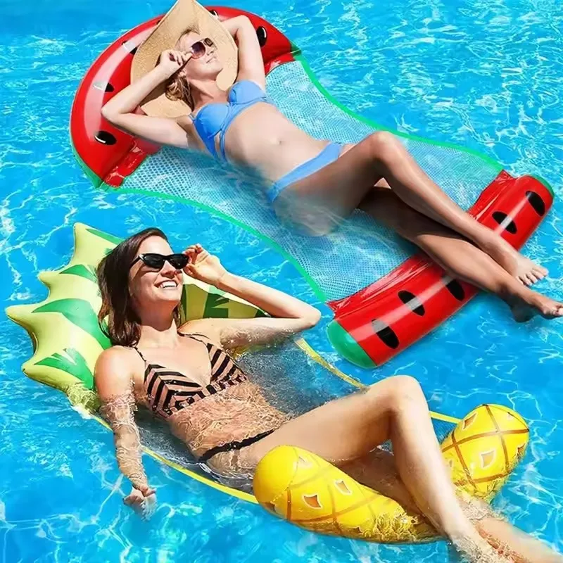 Image of Sommerliche aufblasbare PVC-Schwimminsel: Wasserliege für Pool und Meer – zum Liegen und Sitzen geeignet