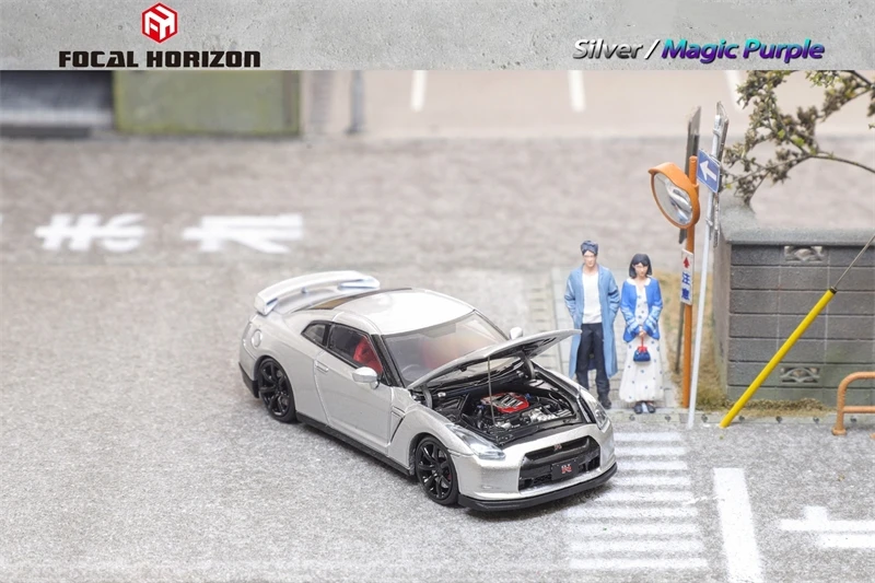 Focal Horizon FH 1:64 Skyline GT-R R35 Magic Purple/Silver Diecast Model Car