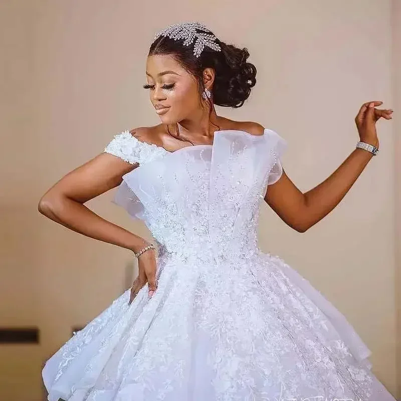 Aangepaste off-the-shoulder kanten appliqué baljurk trouwjurk sweep trein vestido de casamento vintage plus size bruidsjurk