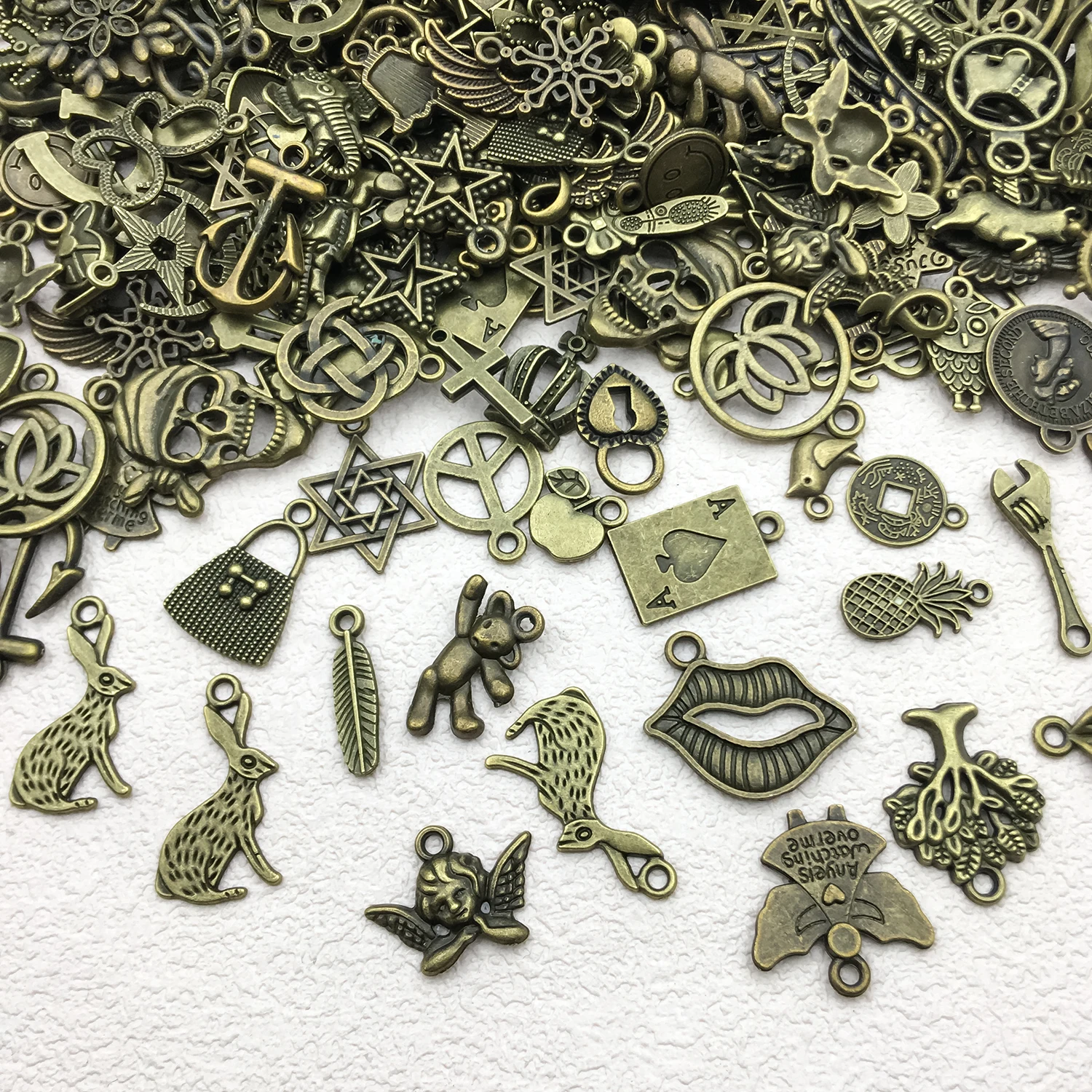 

Vintage Color Mixed 20/30/50pcs Multi Styles Random Antique Bronze Charms Pendant Beads Handmade For DIY Jewelry Making Findings