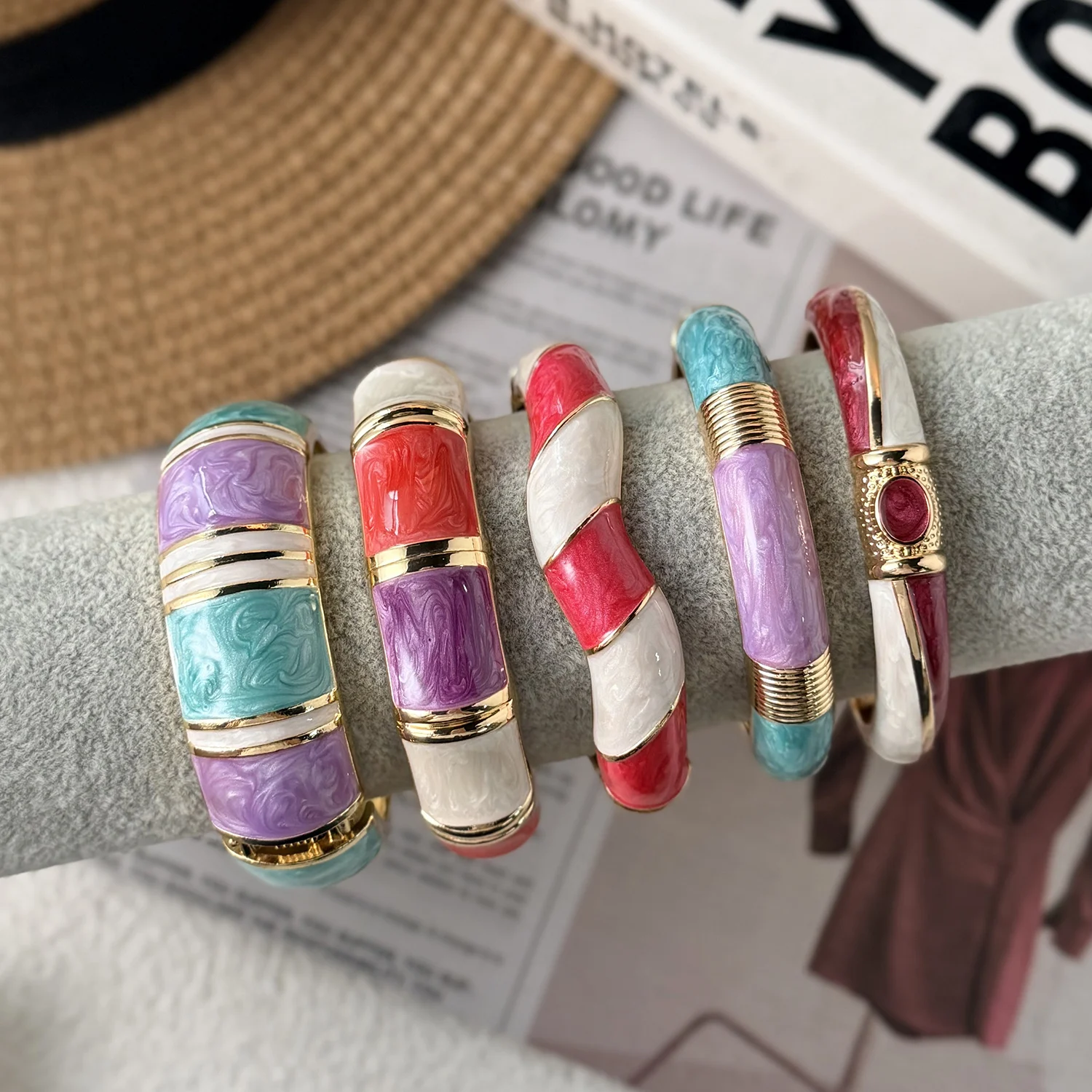 Modische Böhmische Bunte Emaille-Armreifen für Frauen Punk Goldfarben Geometrische Feder-Armreifen Charms Party-Schmuck Geschenke – Detail 5