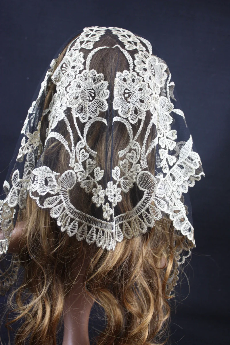 Small Size Spanish Style Embroidery Triangular Church Veil for Women