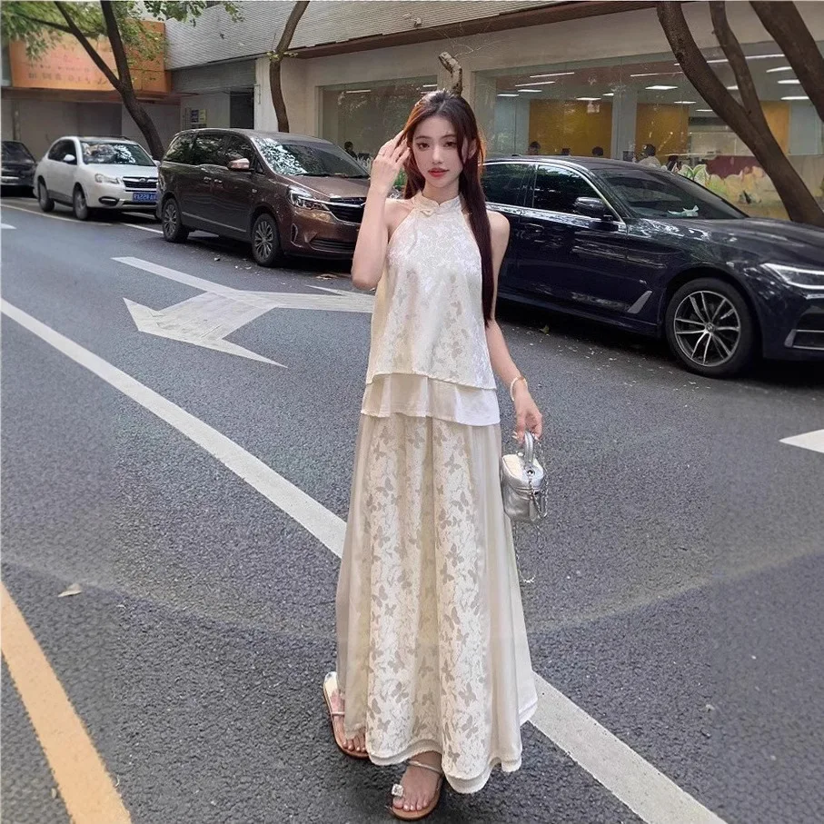 Weißes Kleid mit bedrucktem Oberteil zum Aufhängen am Ausschnitt, halber Rock, zweiteiliges Kleiderset