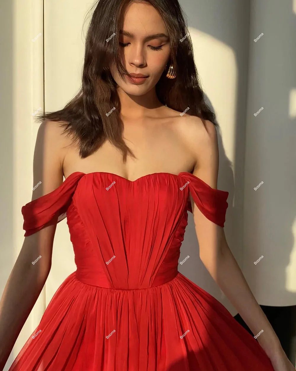 Booma Red Chiffon a-line abiti da ballo con spalle scoperte pieghe abiti da festa abito da sera con spacco alto abito per occasioni speciali per eventi