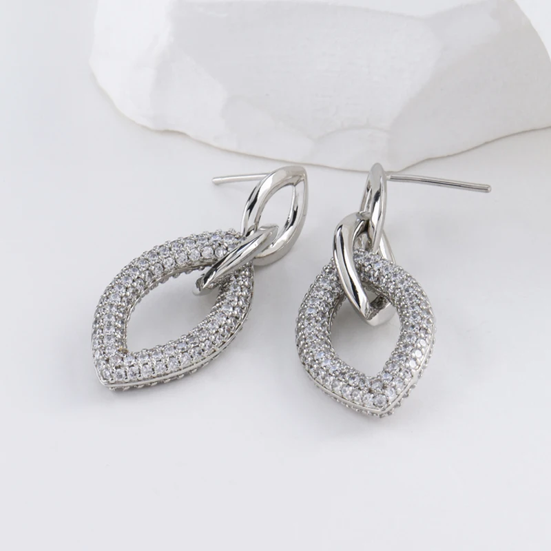 

2023 New Punk Style Geometric Silver Metal Copper Earrings Simple Irregular Square Inlaid Zircon For WomenFashion Jewelry Gift