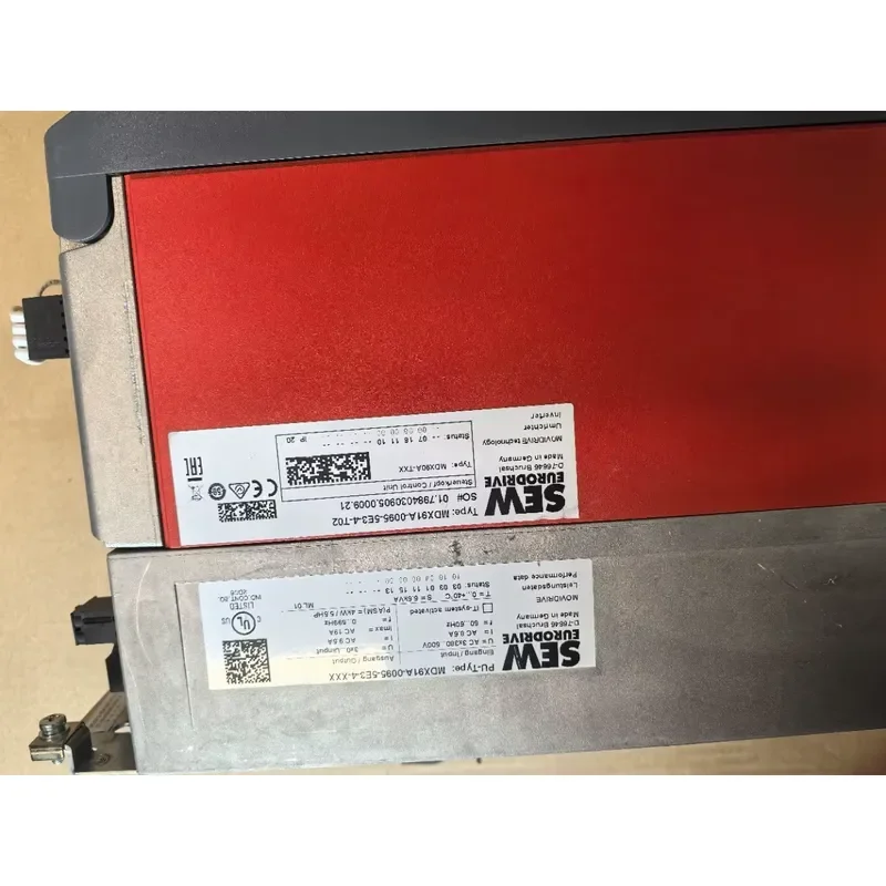 Sew Frequency Converter MdX91A-0095-5E3-4-T02 4Kw 400V Three Phase Vector Control Ip20