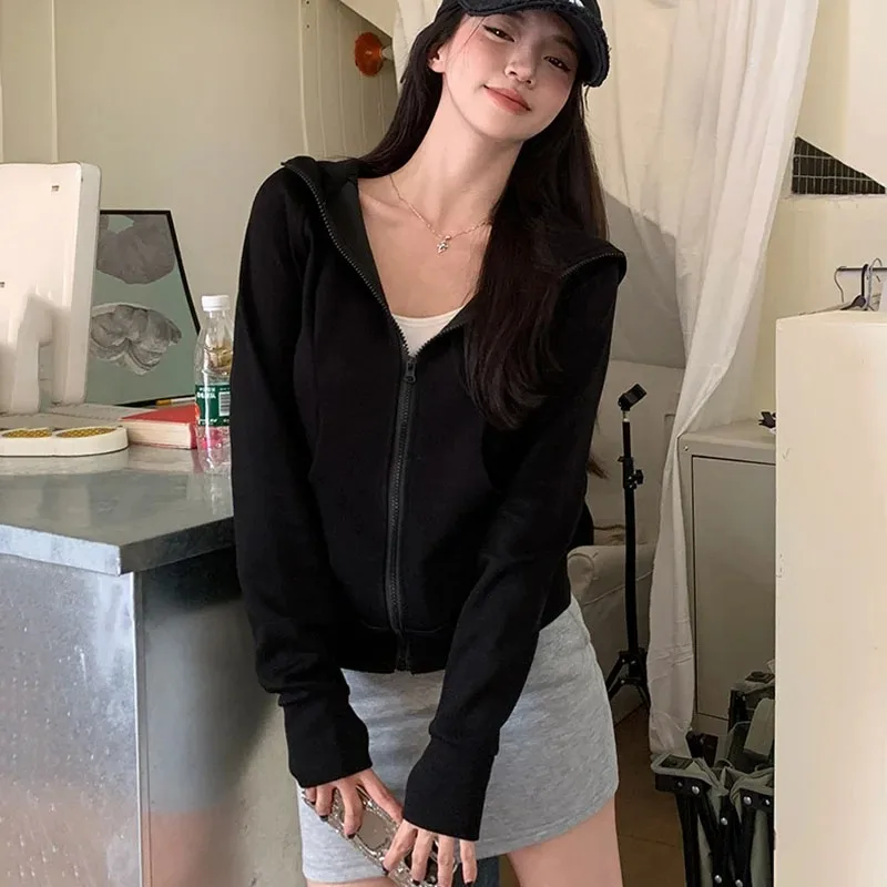 เสื้อแจ็คเก็ตมีฮู้ดสีดำเทาสำหรับผู้หญิง สไตล์เกาหลี ทรงเข้ารูป แขนยาว ซิปหน้า เสื้อฮู้ดผู้หญิง สำหรับฤดูใบไม้ร่วงและฤดูหนาว เสื้อครอปอเนกประสงค์