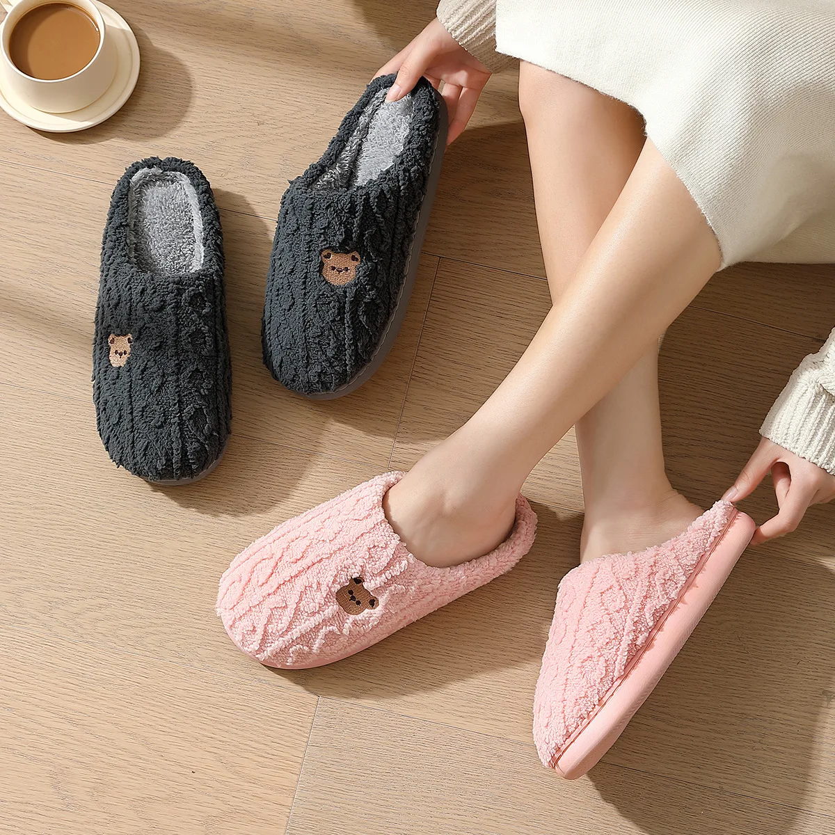 QYCKABY Women's Lovely Simplicity Fur Slippers Unisex Home Comfortable Plush Lined Slip On Shoes, Mens Warm Autumn Winter Slides