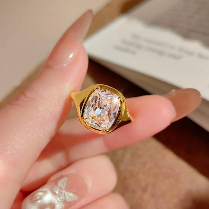 

Vintage Exquisite White Zirconia Pillow Square Ring Super Shiny Fairy Blue Ice Flower Cut Zircon Women's Rings Simple Jewelry