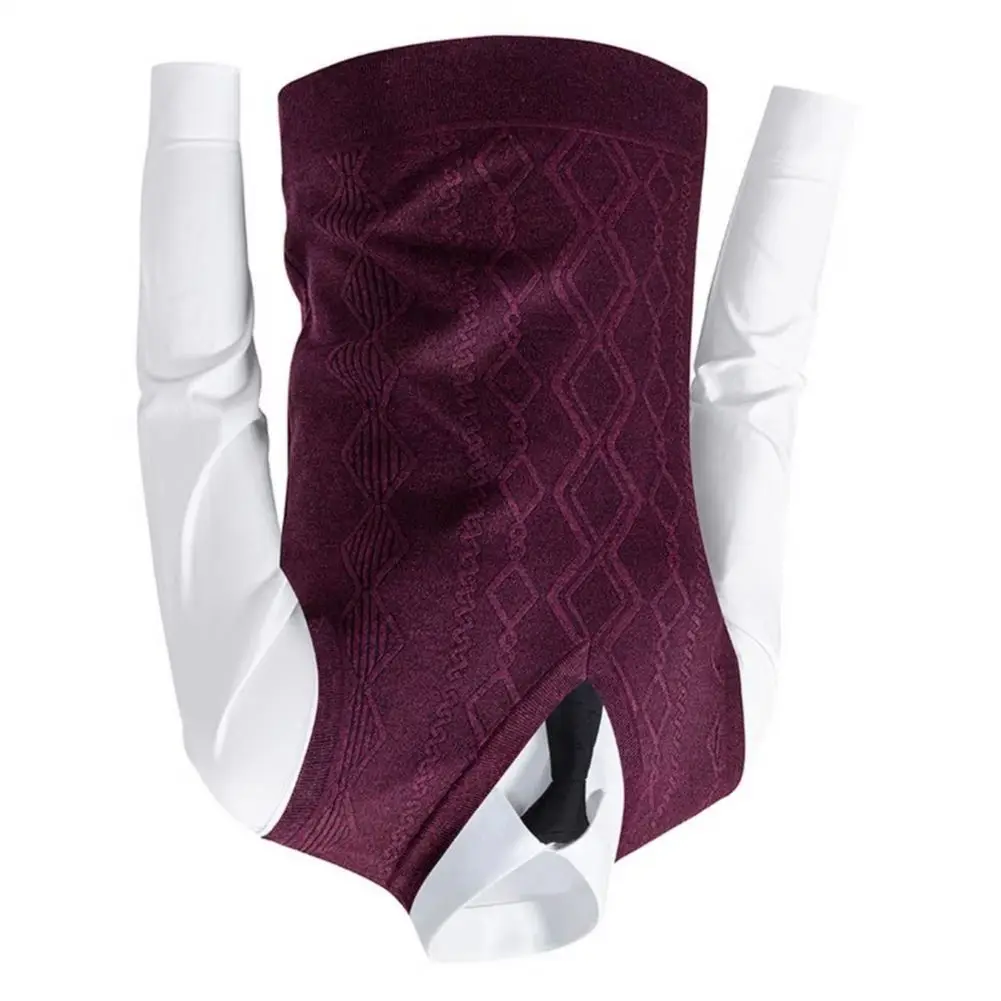 

Breathable Men Vest Men Knit Vest Stylish Men's V-neck Knitting Vest with Rhombus Texture for Autumn Winter Casual Solid Color