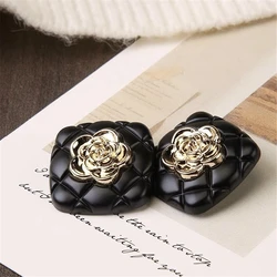 10 Uds. Botones de ropa de corazón negro de 18/23mm, botones cuadrados de flores con entramado de diamantes a la moda, botones de suéter de punto para vestido de mujer