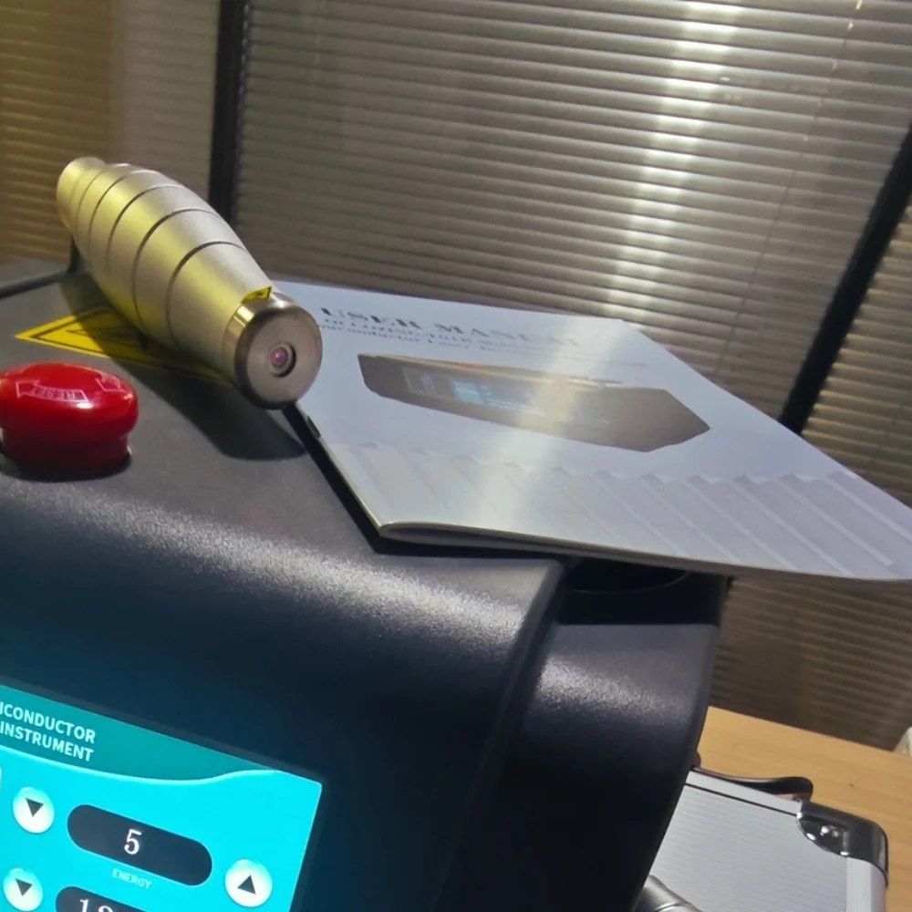 

Профессиональное устройство LLLT 1055 МВт, лазерная терапия низкого уровня 1064 нм для облегчения боли в глубоких суставах в человеках и домашних животных, плечах, коленях, рук