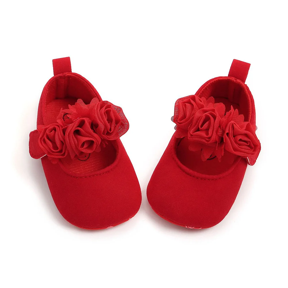 زوج واحد من أحذية الرقص للفتيات باللون الأحمر مع حزام برباط، عصرية ومريحة لممارسة الباليه والرقص