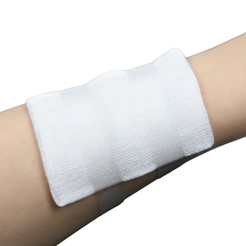 Tampons de gaze non tissés, fournitures de soins des plaies, éponge de bandage stérile, éponge de premiers soins pour lingettes, éponges de