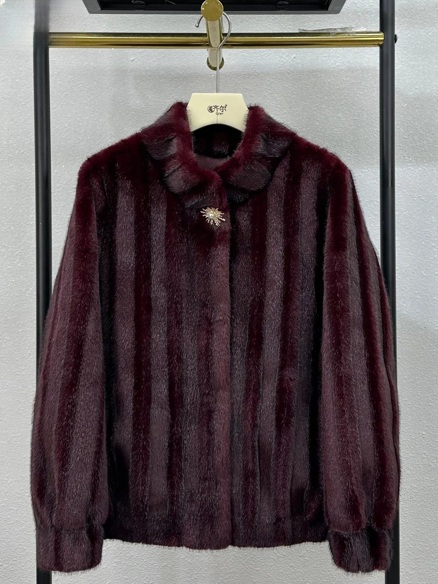 

Зимнее пальто Ele Mommy из золотистого меха норки, новая модель, для женщин среднего возраста, свободного кроя, утепленное, с кожаными и меховыми вставками.