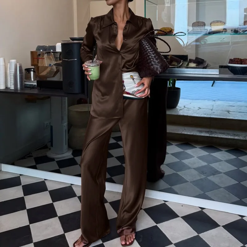 Conjunto de Dos Piezas de Satén Marrón para Mujer, Camisa de Manga Larga con Botones y Pantalones Anchos, Ropa Casual Elegante de Seda para Estar en Casa