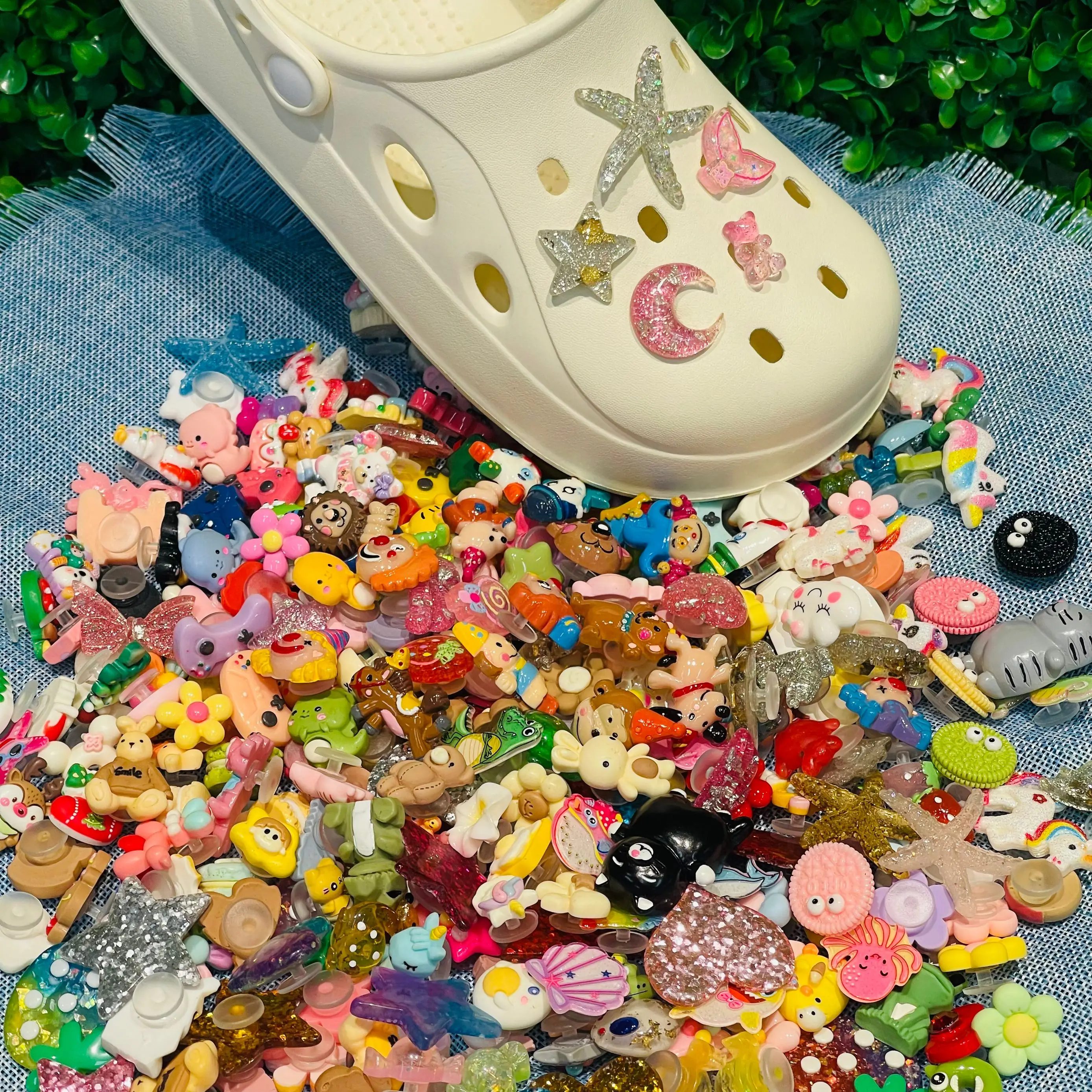 10-100 Teile/satz Zufällig Cartoon Tier Obst Schuh Dekoration Charms Harz DIY Für Frauen Und Mann Garten Sandalen Zubehör