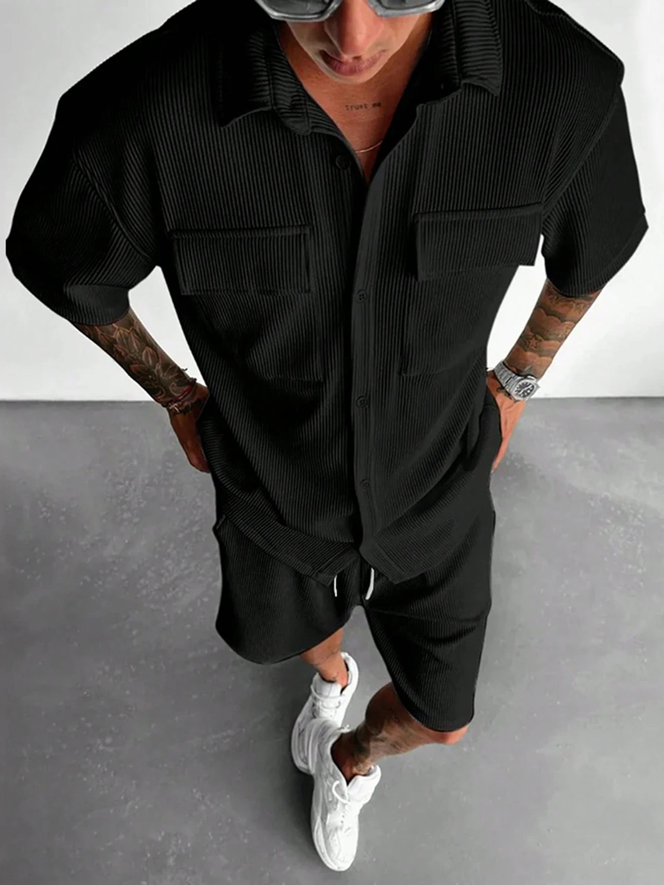 

2025 New popular men's casual spring summer set solid colored corduroy short sleeved shirt and shorts elastic beach casual set