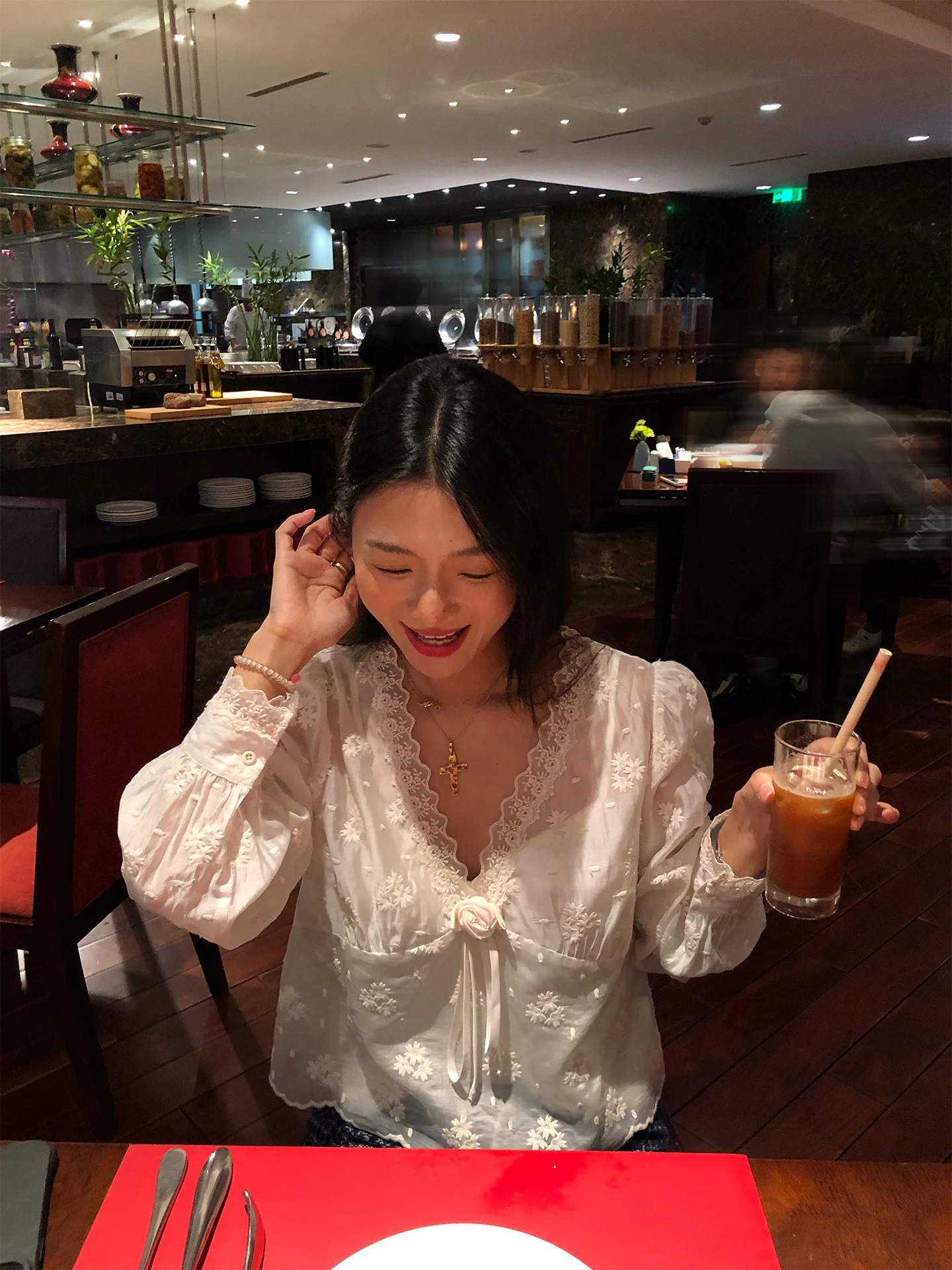 

Lace Base Shirt Inner Wear 2025 New Autumn Winter Two-Piece Set Top Lace Blouse Strap Casual Style Long Sleeve V-Neck Short L...