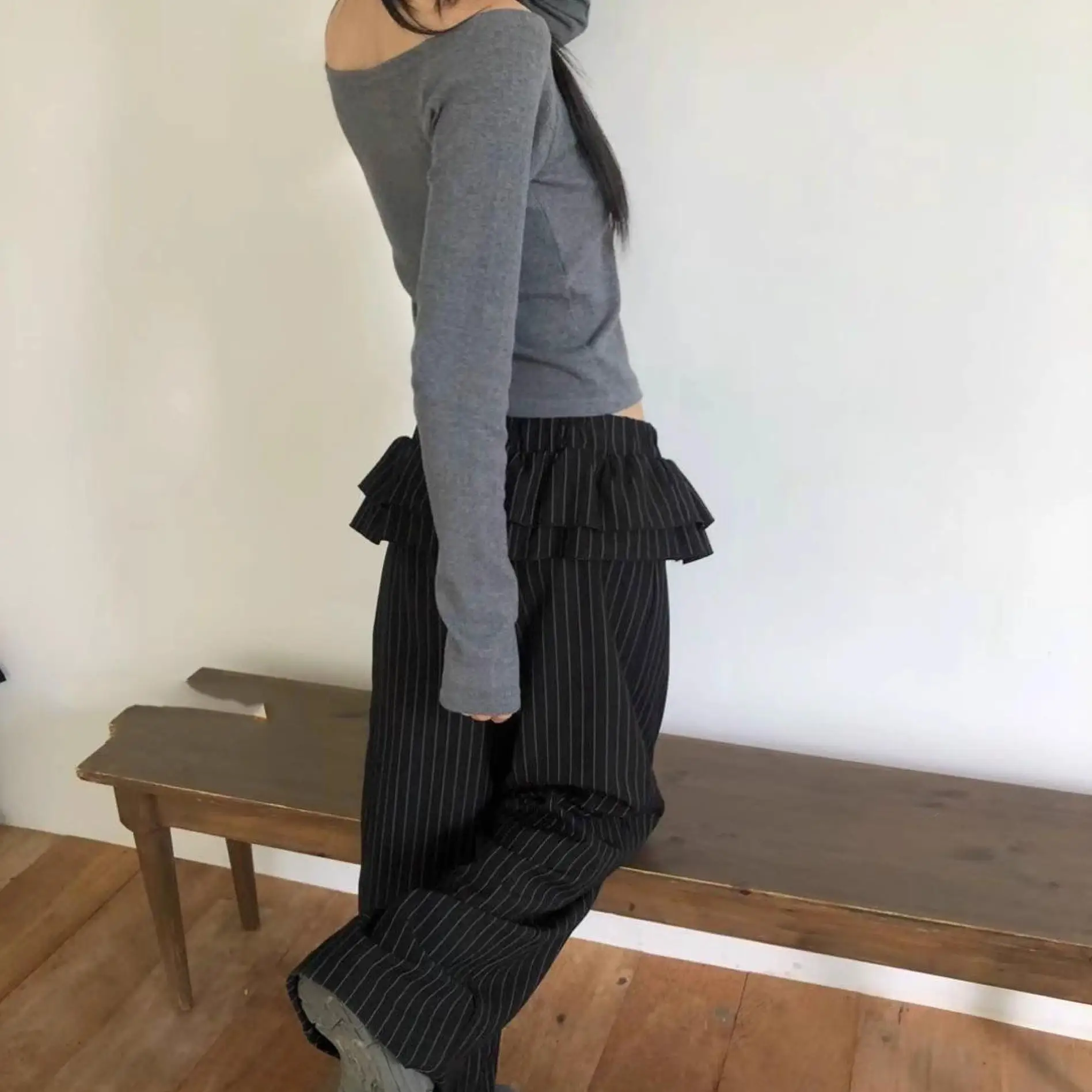 ชุดเซ็ตเสื้อท่อนบนลูกไม้ลายเค้กแบบสองชิ้นหลอกๆ สไตล์ลำลอง ดีไซน์พิเศษ ลายทาง ทรงหลวม เอวสูง ขาตรง เหมาะสำหรับใส่ไปทำงาน