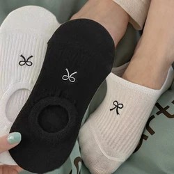 JK Lolita-Chaussettes courtes noires et blanches avec nœud papillon pour femmes, style japonais, mignon, mignon, bateau, doux, filles, été, Kawaii, document solide