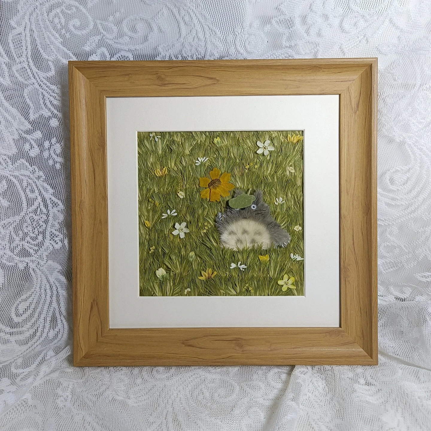 

0058 Totoro Pressed Flower Art Exquisitely Crafted Handmade Pressed Flower Decoration Unique Gift for Home Interior Decoration