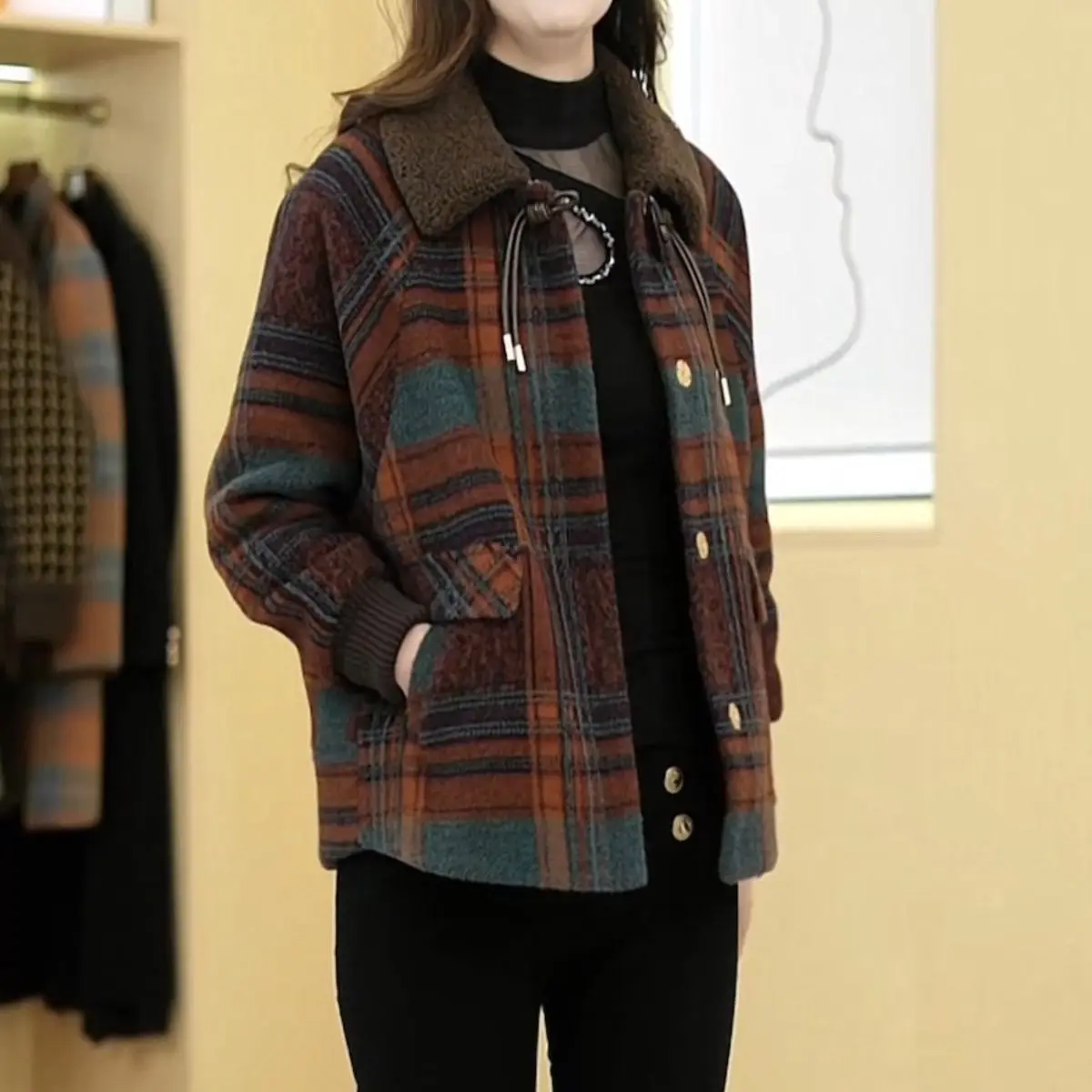 Middle Aged Mother\'s Plaid Woolen Jacket 2023 Autumn New Long Sleeve Women Blend Wool Coat Fashion Elegant Short Overcoat M-4XL