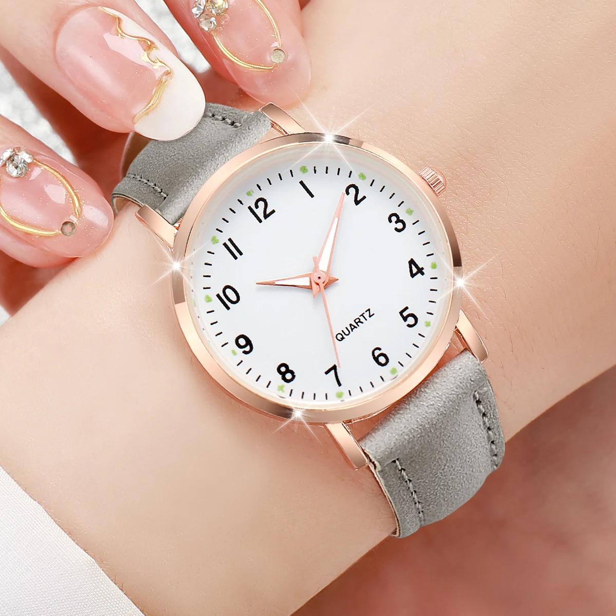 8PCS/Set Fashion Women\'s Watches Casual Arabic Dial Quartz Watch Leather Band Female Wristwatches(Without Box)