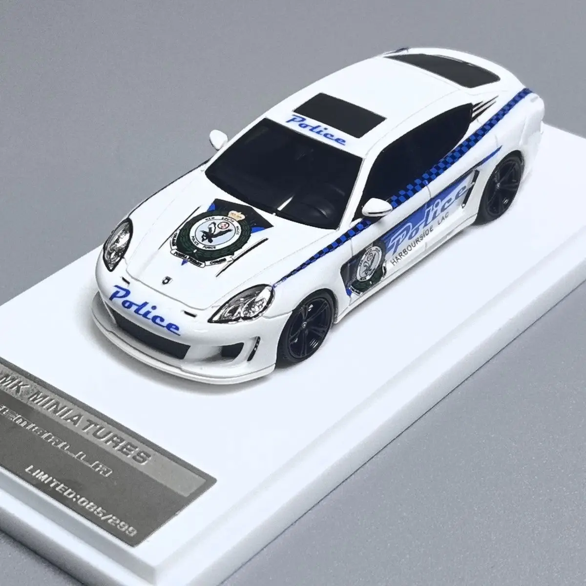 

MK Miniatures 1/64 Scale Porsche Pamela Modified Gulf Patrol Resin Car Model Collectible Toy Gift Souvenir Display Ornament
