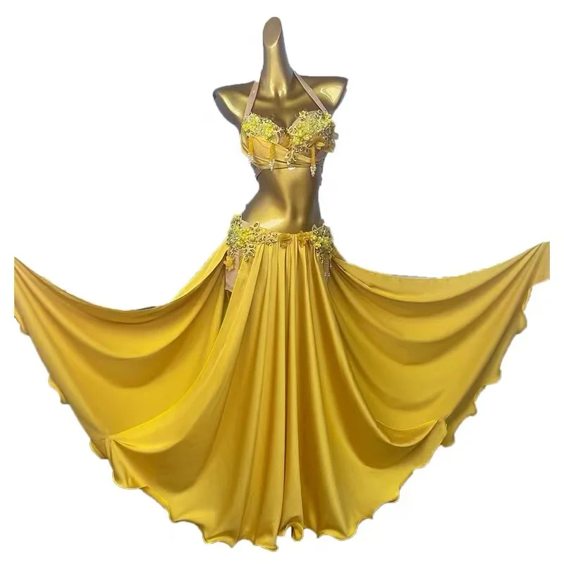 Traje de actuación de danza del vientre Oriental, sujetador con tirantes, falda oscilante grande dividida, ropa de baile para actuación, conjunto de escenario para Club para mujer dorado