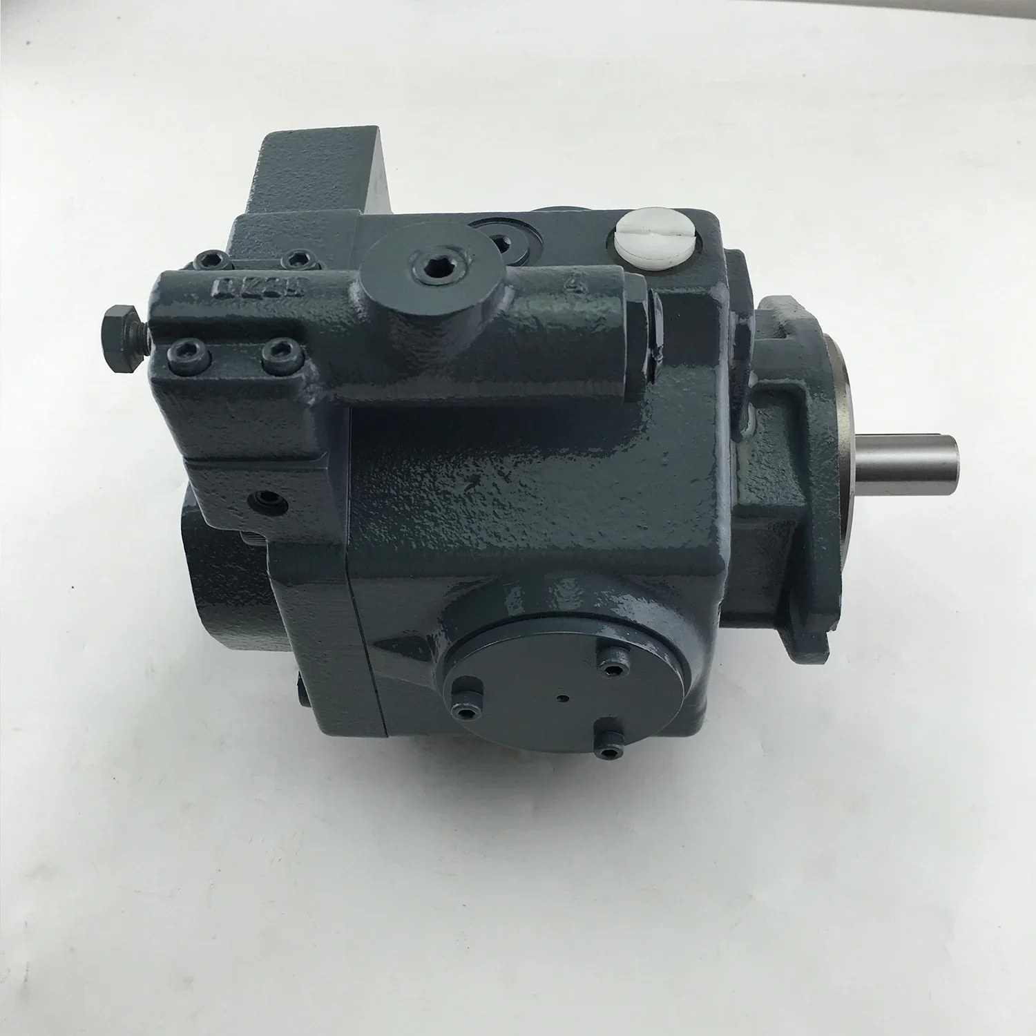 Tokimec Oil Pump U-P100V-L-152 Tokyo Keiki P16V-RS-11-CCG-10-J Hydraulic Piston Pump Variable Displacement Axial Piston Pump