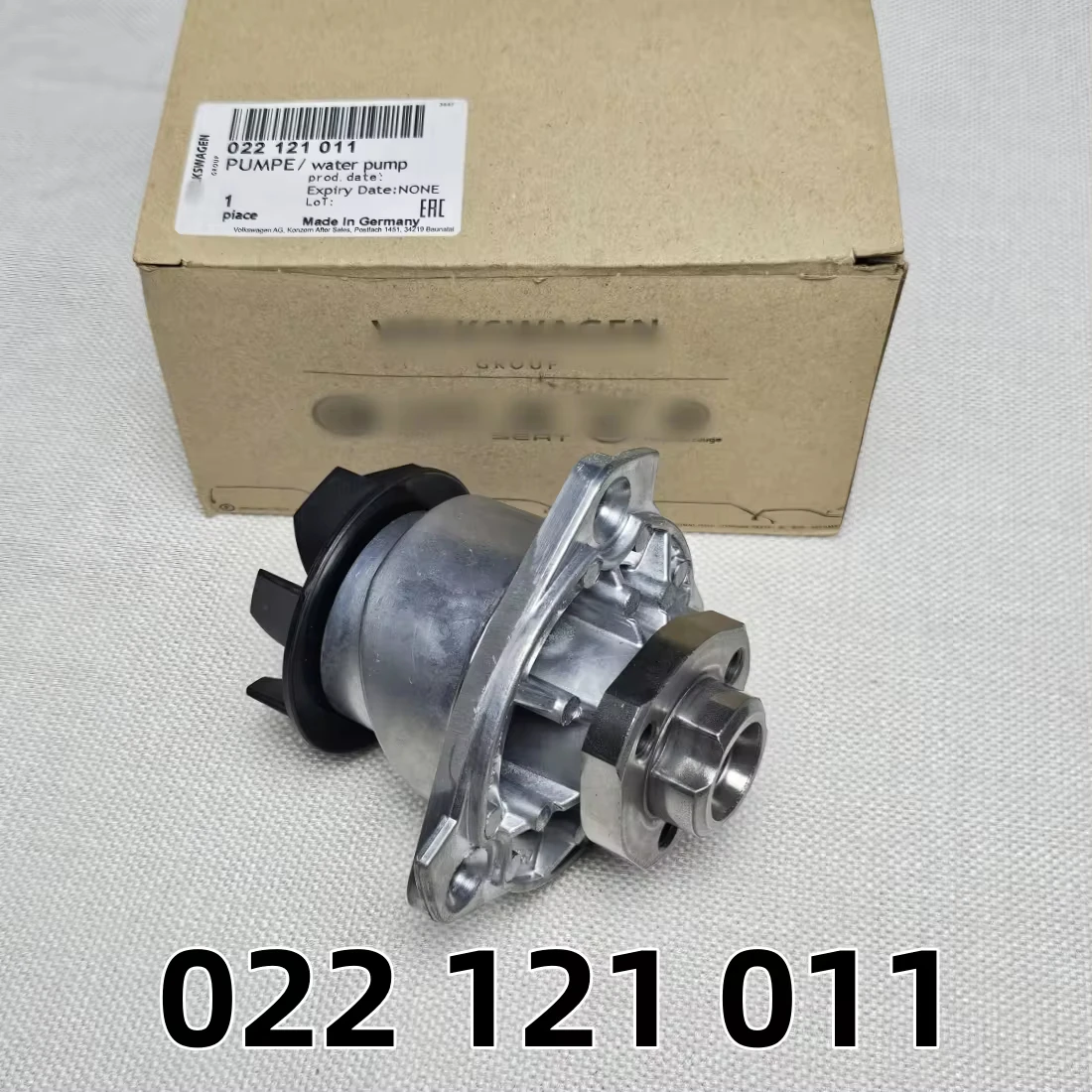 

Suitable for Phaeton / Q7 / 3.2 / 3.6L Engine Cooling Water Pump 022 121 011 Circulating water pump assembly 022121011